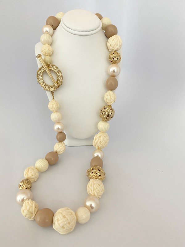 VINTAGE GIVENCHY PARIS MASSIVE KNOT RUNWAY NECKLACE (1 of 4)