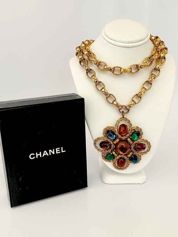 VINTAGE CHANEL PARIS MALTESE GRIPOIX RUNWAY NECKLACE (1 of 6)