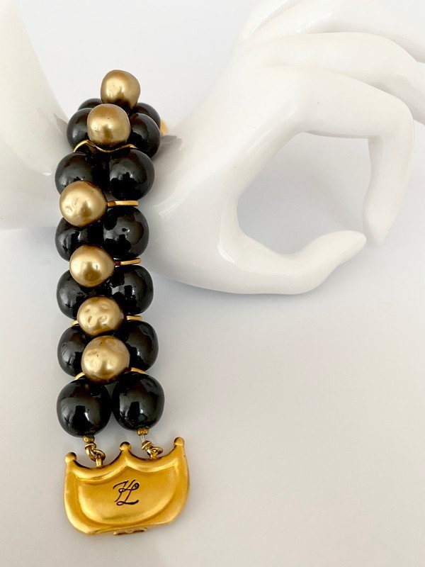 IMPORTANT VINTAGE KARL LAGERFELD MOHAWK PEARL BRACELET (1 of 2)