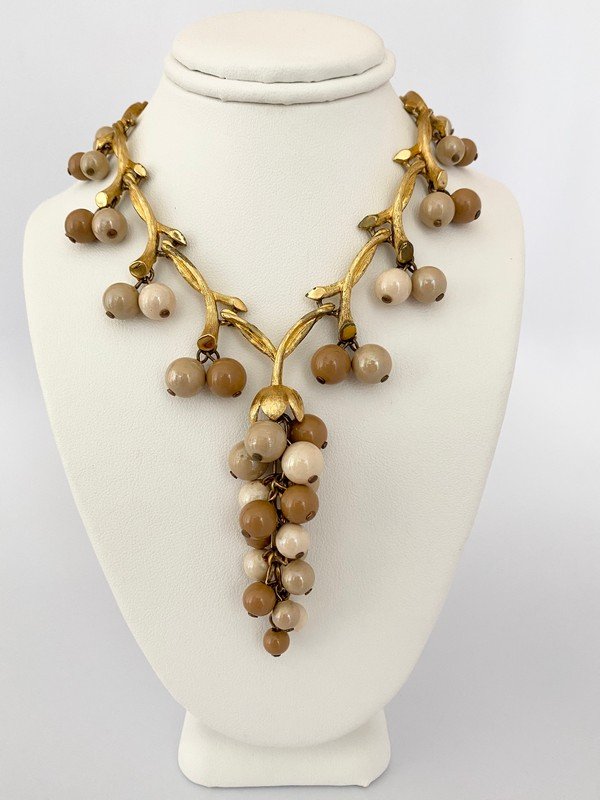 VINTAGE WHEEPING WILLOW TREE RUNWAY CHARM NECKLACE (1 of 2)