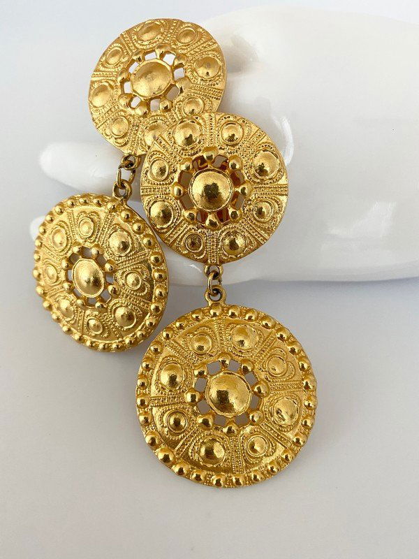 LONG ETRUSCAN HAMMERED DISC RUNWAY CHANDELIER EARRINGS (1 of 2)