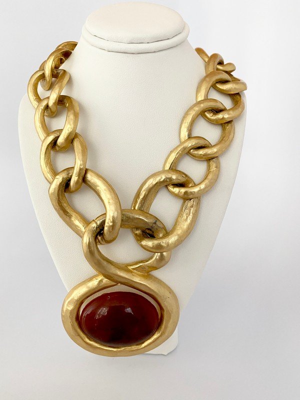 BIG GIVENCHY PARIS HAMMERED CARNELIAN RUNWAY NECKLACE (1 of 3)