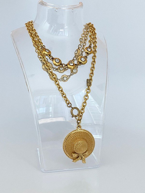 VINTAGE CHANEL PARIS RUNWAY STAW HAT JEWELED NECKLACE (1 of 4)