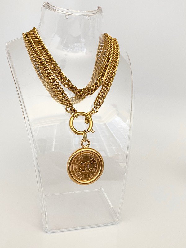VINTAGE CHANEL RUE CAMBON RUNWAY COIN CHARM NECKLACE (1 of 4)