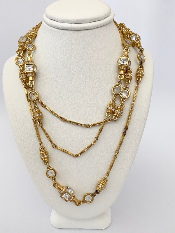 VINTAGE ST JOHN RUNWAY JEWELED STATION CLASSIC NECKLACE (1 of 3)