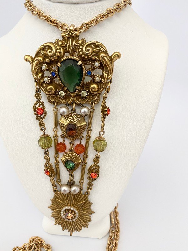 VINTAGE SIGNED ART GRAND JEWELED MOGUL RUNWAY NECKLACE (1 of 3)