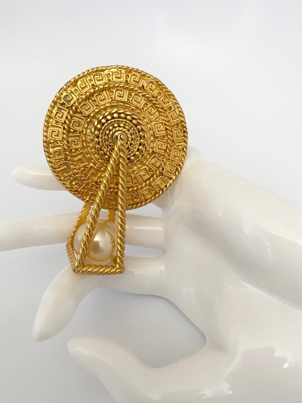 DESIGNER SIGNED AJC MECHANICAL CAGED PEARL BROOCH PIN (1 of 2)