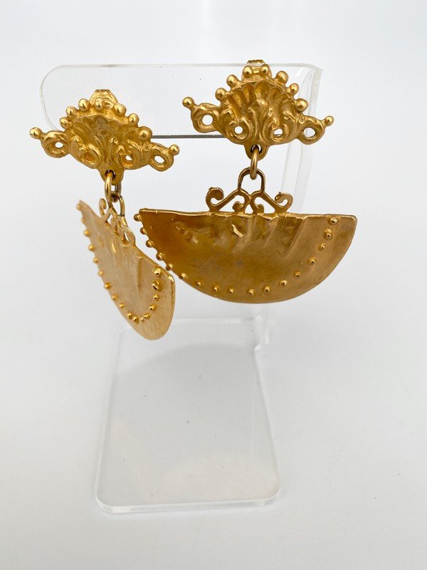 THE SHAPE OF LIES '90 YUN QUE RUNWAY EARRINGS (1 of 2)