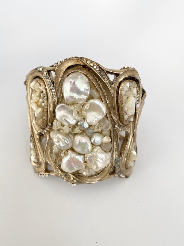 VINTAGE CHANEL FRANCE REAL PEARL RESORT CUFF BRACELET (1 of 3)