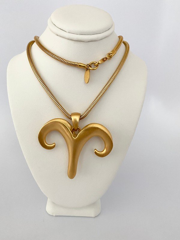 SIGNED DVF DIANE VON FURSTENBURG LARGE RAM NECKLACE (1 of 2)
