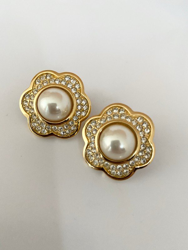 VINTAGE CHRISTIAN DIOR PARIS FAUX PEARL FLOWER EARRINGS: A vintage pair of high quality vintage singed Dior pierced jeweled earrings with glass pearls, Each measures 1 1/2"