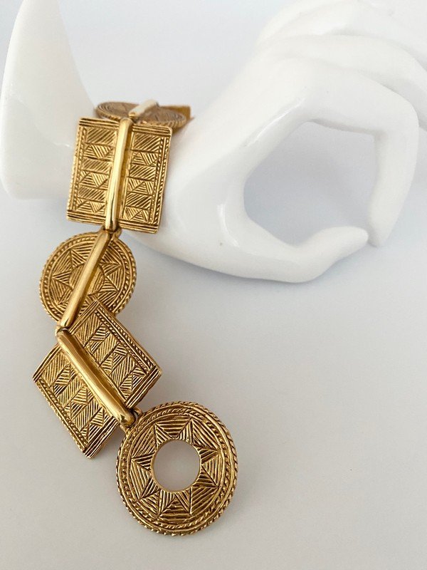 SIGNED GUY LAROCHE PARIS OVERSIZED TOGGLE BRACELET (1 of 3)