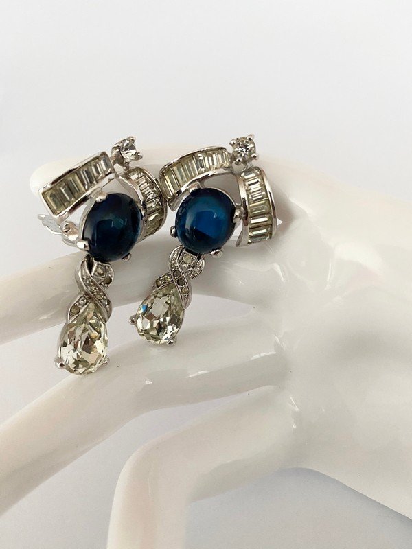 VINTAGE PENNINO LOOK OF FINE SAPPHIRE REGAL EARRINGS (1 of 3)