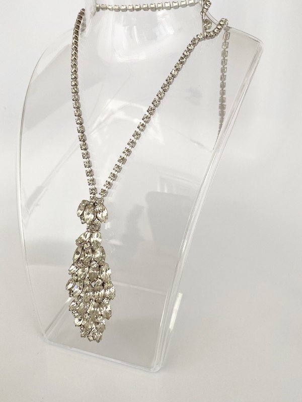 VINTAGE HATTIE CARNEGIE LOOK OF FINE MOGUL NECKLACE: An oversized signed Hattie Carnegie prong set blinding clear necklace that measures 17" with an attached 3" drop !