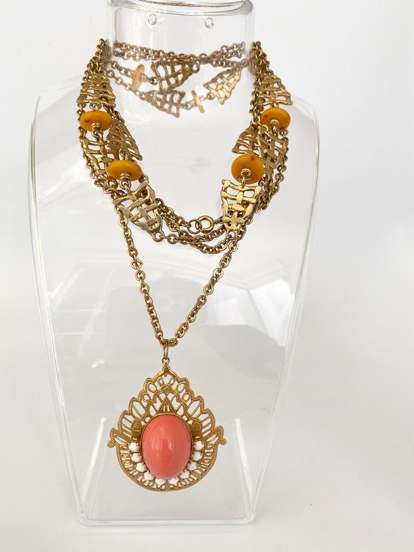 MASSIVE KJL KENNETH LANE MOGUL CORAL CABOCHON NECKLACE (1 of 4)