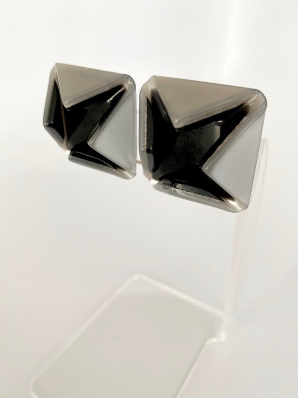 VINTAGE 70'S FRENCH OVERSIZED GEOMETRIC RESIN EARRINGS: A vintage pair of ear clips, French in origin - each measures 1 1/2" square