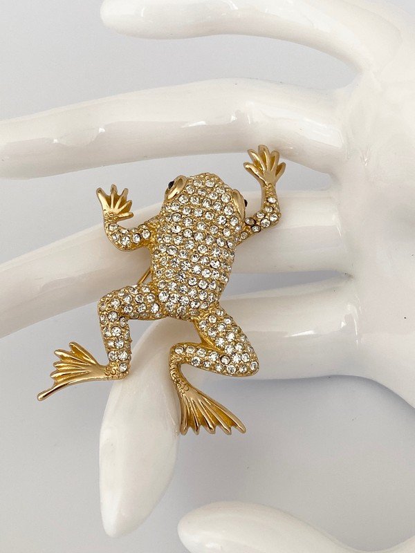 VINTAGE CHRISTIAN DIOR PARIS JEWELED MOGUL FROG BROOCH (1 of 3)