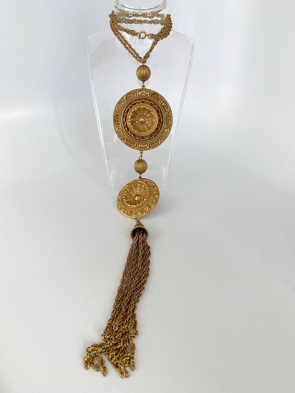 VINTAGE 14" ETRUSCAN RUNWAY HAMMERED TASSEL NECKLACE: A massive 16" double chain clasped necklace with an over 14" drop with massive medallions and tassels