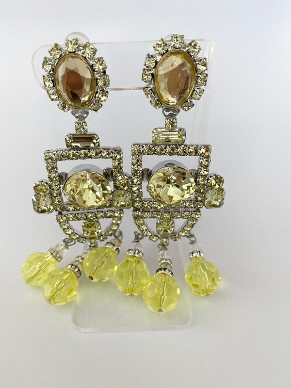 DESIGNER SIGNED LARRY VRBA CHANDELIER RUNWAY EARRINGS (1 of 3)