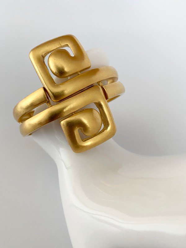 VINTAGE TRIFARI OVERSIZED GEOMETRIC CUFF BRACELET (1 of 3)