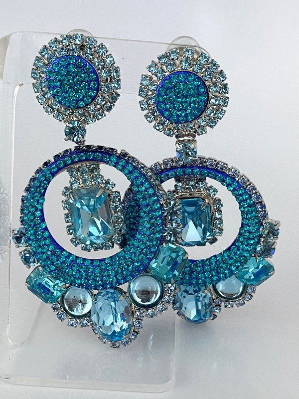 VINTAGE SIGNED LARRY VRBA RUNWAY BIG SAPPHIRE EARRINGS (1 of 3)