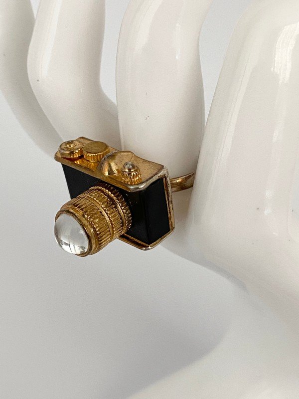 A ONE OF A KIND VINTAGE RUNWAY PHOTOGRAPHY CAMERA RING (1 of 2)