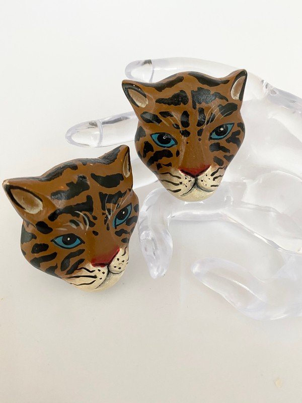 VINTAGE GERDA LYNGGARRD FOR MONIES EXOTIC CAT EARRINGS: An amazing 2 1.4: handpainted pair of ear clips, unsigned by gerda lynggarrd. Our previous lot featured the signed necklace to the set