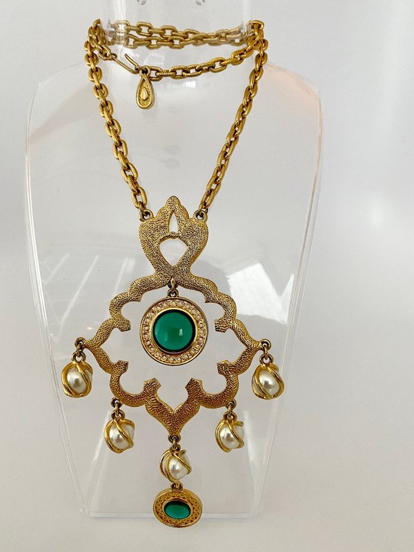 5" DROP EMERLAD GRIPOIX EARLY 80'S FRENCH NECKLACE: An 18" adjustable necklace with a complex and solid 5" drop with faux caged pearls and bezel set emerald gripoix stones