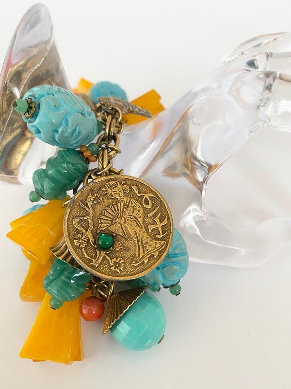 VINTAGE ASIAN THEME 70'S CHUNKY GLASS CHARM BRACELET: An oversized chunky (charms are over 2" in some cases) bracelet in Asian theme that measures 7"