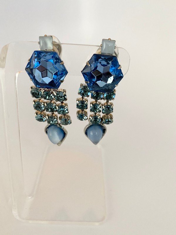 1 OF A KIND VRBA RUNWAY SAPPHIRE GLASS EARRINGS (1 of 3)