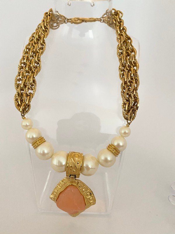 VINTAGE GIVENCHY PARIS RUNWAY POURED RESIN NECKLACE (1 of 4)