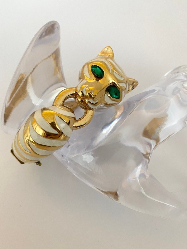 VINTAGE CINER RUNWAY EMERALD EYED PANTHER BRACELET (1 of 4)
