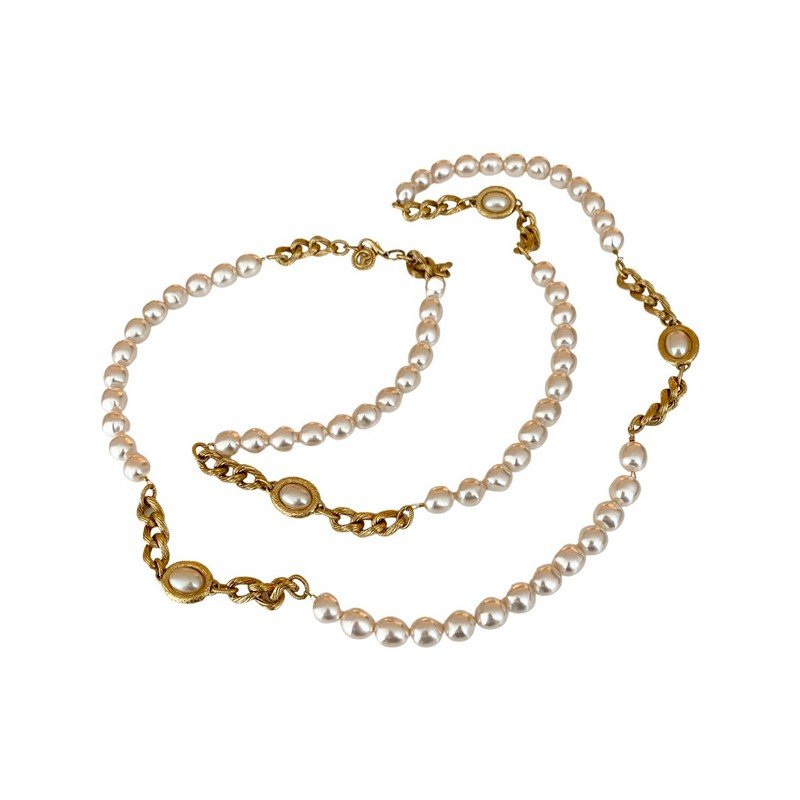 VINTAGE ST JOHN RUNWAY OVERSIZED FAUX PEARL SAUTOIR (1 of 2)