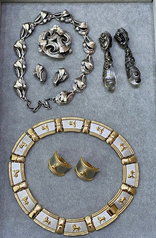 VINTAGE LOT OF SIGNED ITALIAN & 80'S COSTUME JEWELRY (1 of 2)