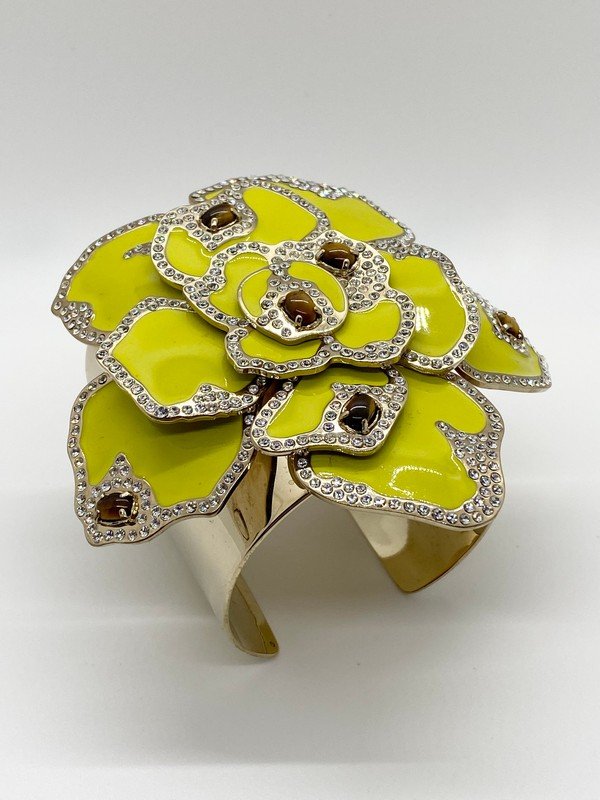 VINTAGE VALENTINO HAUTE COUTURE RUNWAY CUFF BRACELET (1 of 3)