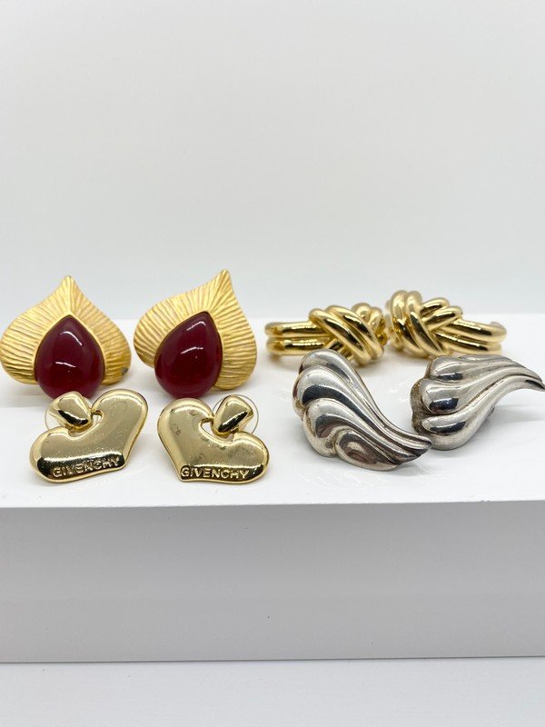 LOT OF VINTAGE GIVENCHY PARIS HAUTE COUTURE RUNWAY EARRINGS (1 of 2)