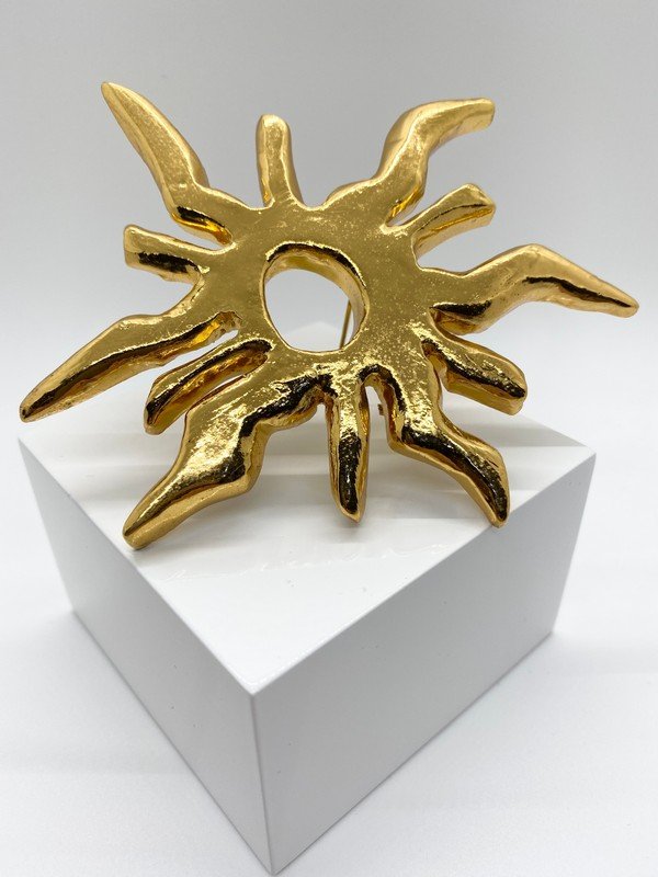 VINTAGE CHRISTIAN LACROIX PARIS HAUTE COUTURE OVERSIZED BROOCH (1 of 2)