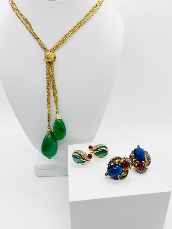 A GROUP OFSIGNED TRIFARI MOGUL & JEWELS OF INDIA NECKLACE & EARRINGS (1 of 4)