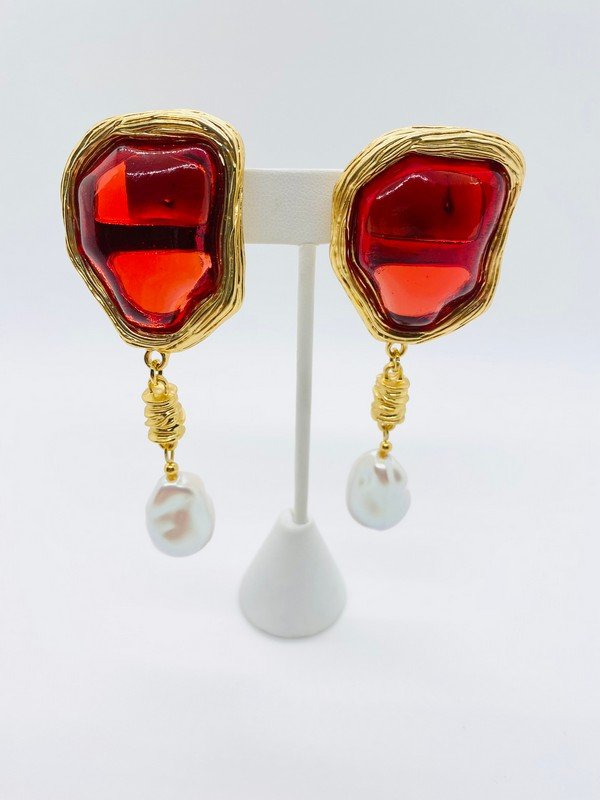 AN EXCEPTIONAL FRENCH STYLE POURED RESIN RUNWAY RUBY EARRINGS (1 of 2)