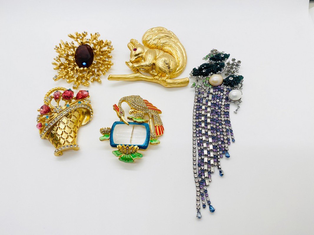 LOT OF 5 DESIGNER HIGH QUALITY FIGURAL BROOCH PIN LOT (1 of 2)