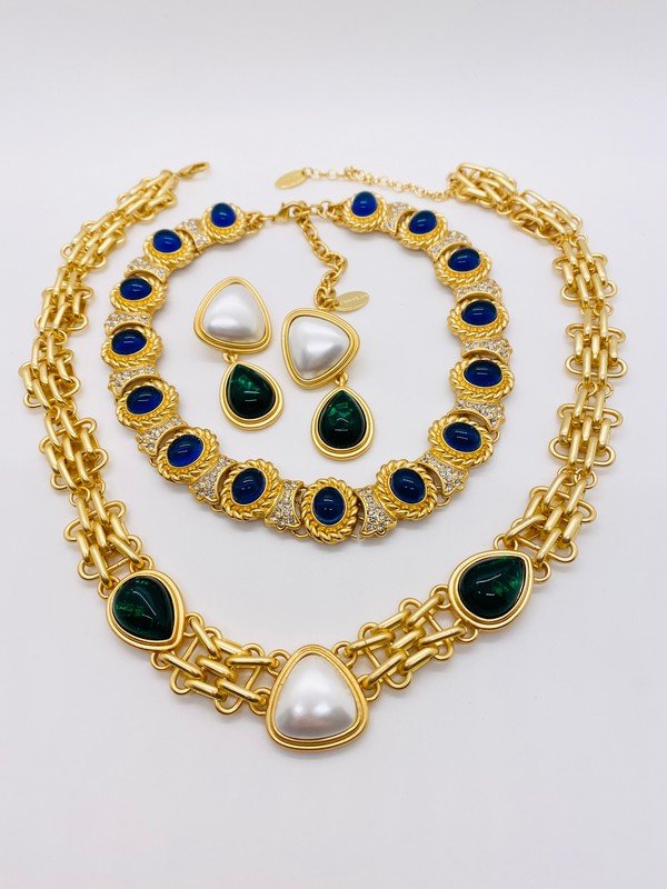 A LOT OF OVERSIZED GLASS DESIGNER SIGNED RUNWAY NECKLACES & EARRINGS (1 of 2)