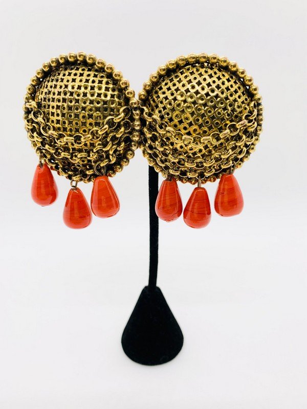 VINTAGE SIGNED ISABEL CANOVAS HAUTE COUTURE RUNWAY EARRINGS: AN OVERSIZED PAIR OF EAR CLIPS WITH CORAL GLASS DROPS EACH MEASURES 2 1/2"