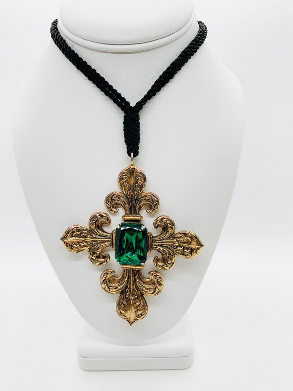 RARE VINTAGE YSL YVES ST LAURENT RUSSIAN MOGUL EMERALD GLASS CROSS NECKLACE (1 of 3)