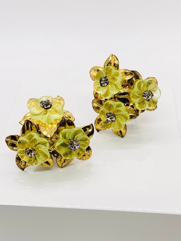 RARE SIGNED MIRIAM HASKELL OVERSIZED CANARY YELLOW GLASS FLOWER EARRINGS (1 of 2)