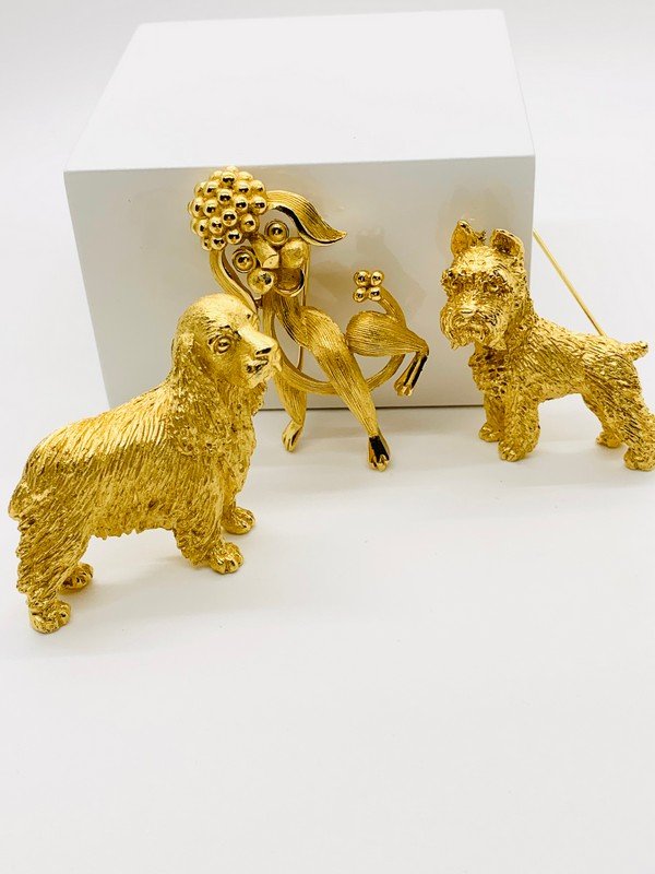 VINTAGE CROWN TRIFARI TRIO OF ANIMAL FIGURAL DOG BROOCHES PIN (1 of 2)