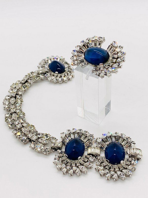 VINTAGE CROWN TRIFARI HARD TO FIND LOOK OF DIAMOND & SAPPHIRE BRACELET & BROOCH (1 of 3)