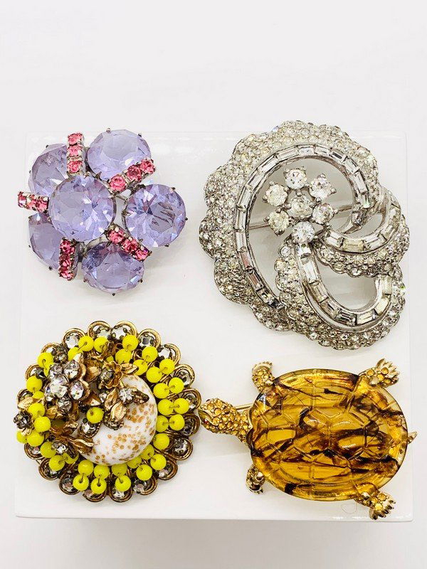 VINTAGE RARE BROOCH LOT BY KRAMER JOMAZ CINER & ORIGINAL BY ROBERT (1 of 2)