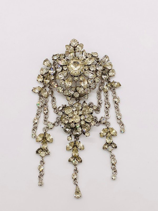 A VINTAGE DRAMATIC RHINESTONE BROOCH 1950'S FOR BALENCIAGA (1 of 2)