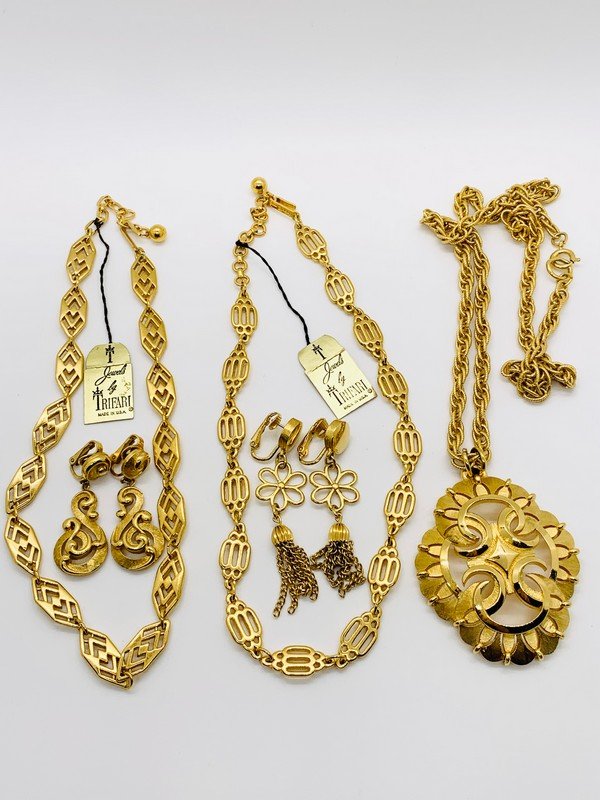 VINTAGE TRIFARI OVERSIZED MID CENTURY MODERN NECKLACE WITH TAGS LOT (1 of 2)