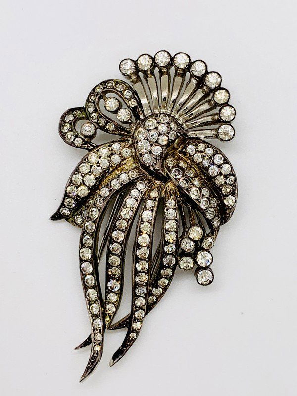 AN IMPORTANT VINTAGE SIGNED MADE IN FRANCE STERLING SILVER JEWELED FUR CLIP (1 of 3)